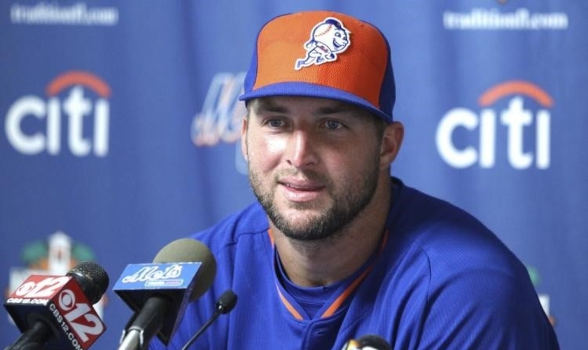 Tim Tebow foi astro da Liga Nacional de Futebol Americano e agora tem jogado beisebol pelo 'New York Mets'. (Foto: New York Daily News)