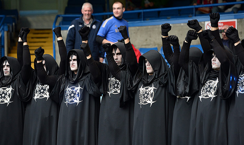 Satanistas participam de evento esportivo nos EUA. (Foto: NaijaGists)