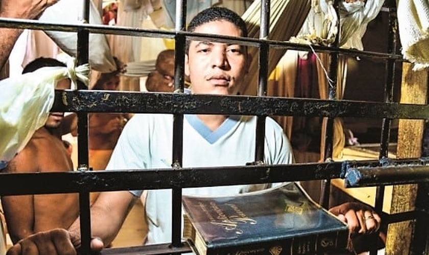Os trabalhos de capelania e evangelização em presídios tem sido apontada como uma iniciativa eficiente para a ressocialização de presos. (Foto: Polêmica Paraíba)