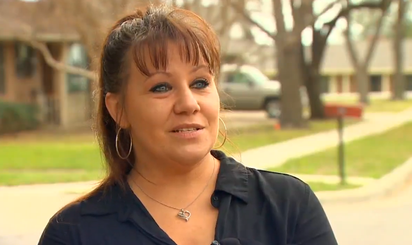 Brook Welton acolheu um jovem morador de rua em sua casa e o ensinou sobre o amor de Deus. (Foto: Reprodução/WFAA-TV)