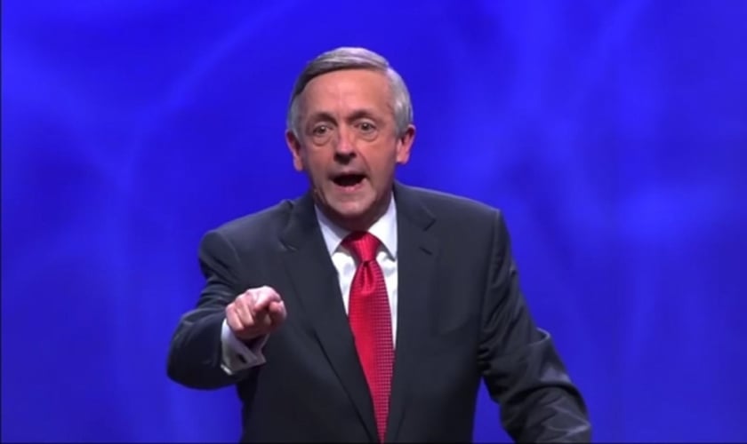 Pastor Robert Jeffress lidera a Primeira Igreja Batista de Dallas, no Texas. (Imagem: Youtube)