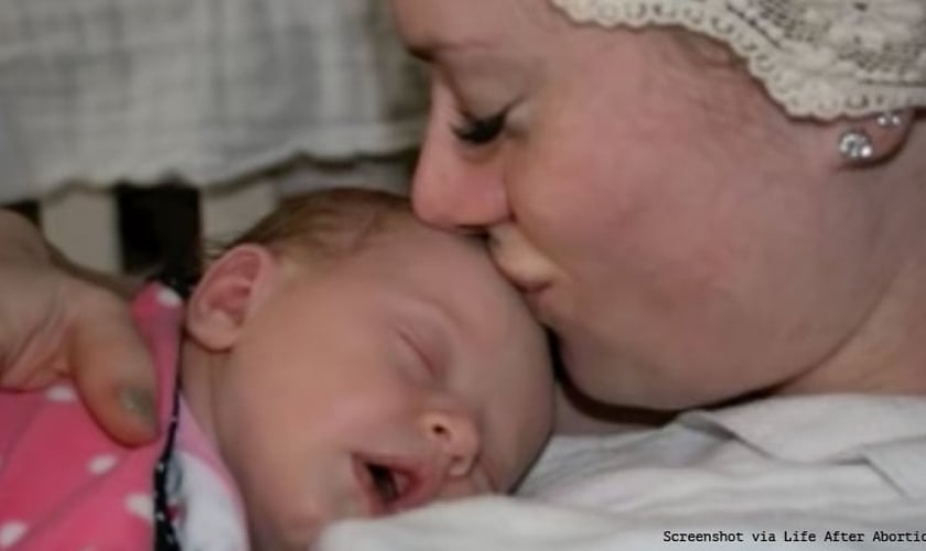 Finley nasceu no dia 5 de janeiro e transformou a vida do casal. (Foto: Reprodução)