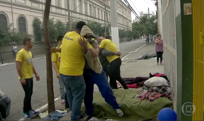 O programa já tratou seis mil dependentes a partir de ações simples, como abordagens nas ruas. (Foto: Bom Dia Brasil/TV Globo)