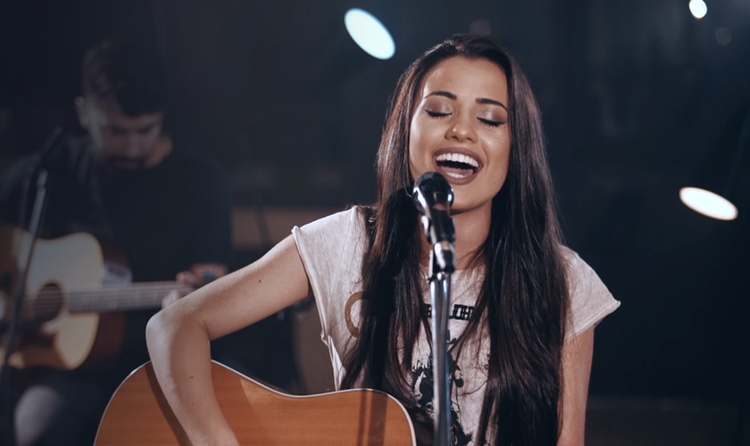 A canção "O Teu Amor" e uma animada declaração de gratidão e comprometimento com Cristo. (Foto:
