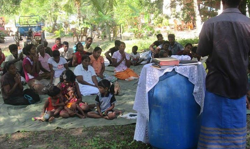 A Aliança Evangélica Cristã diz que as igrejas podem fechar suas portas. (Foto: Asia News).