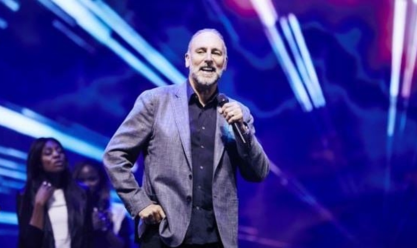 Brian Houston é o pastor sênior da Igreja Hillsong que tem sede na Austrália. (Foto: Reprodução).