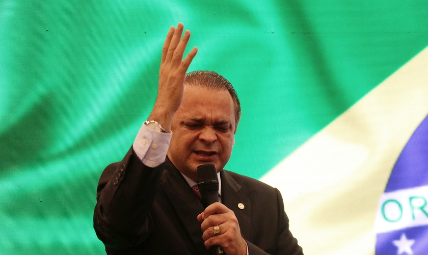 O pastor e deputado federal Roberto de Lucena se uniu aos líderes em clamor pelo Brasil. (Foto: Guiame/Marcos Paulo Corrêa)