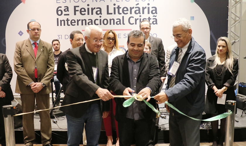 Membros da ASEC na 6ª edição da Feira Literária Internacional Cristã (FLIC). (Foto: Guiame/Marcos Paulo Corrêa)