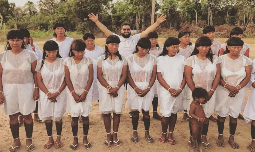 Pastor Isac Santos batizou 38 indígenas da tribo xavante, no Mato Grosso. (Foto: Facebook)