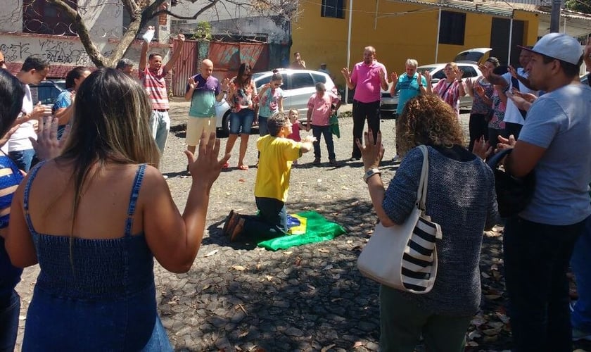 “Devemos orar para que o Senhor tenha misericórdia da nossa nação", disse o pastor Flavinho Marques. (Foto: Reprodução).