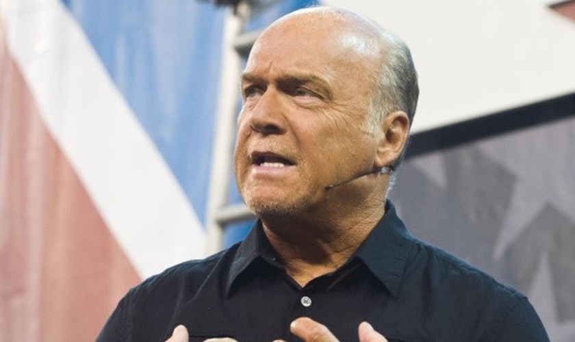 Pastor Greg Laurie lidera a igreja 'Harvest', na Califórnia. (Foto: Orange County Register)