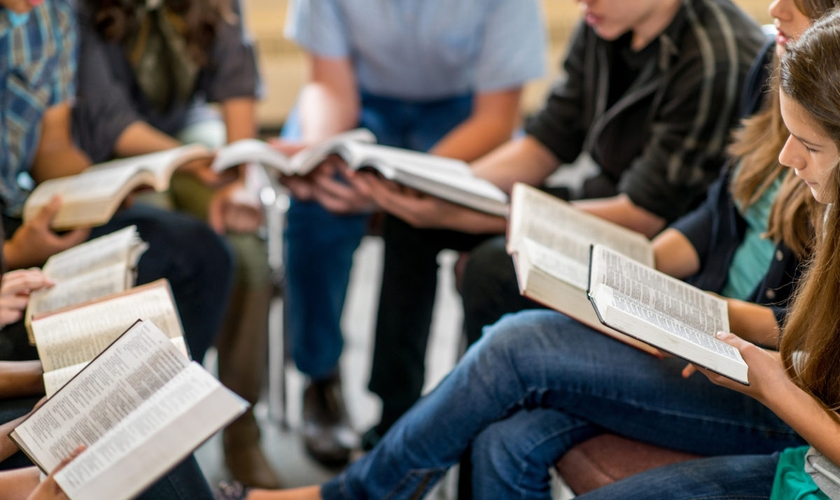 Os alunos agora não podem mais estudar a Bíblia no horário livre. (Foto: Reprodução).