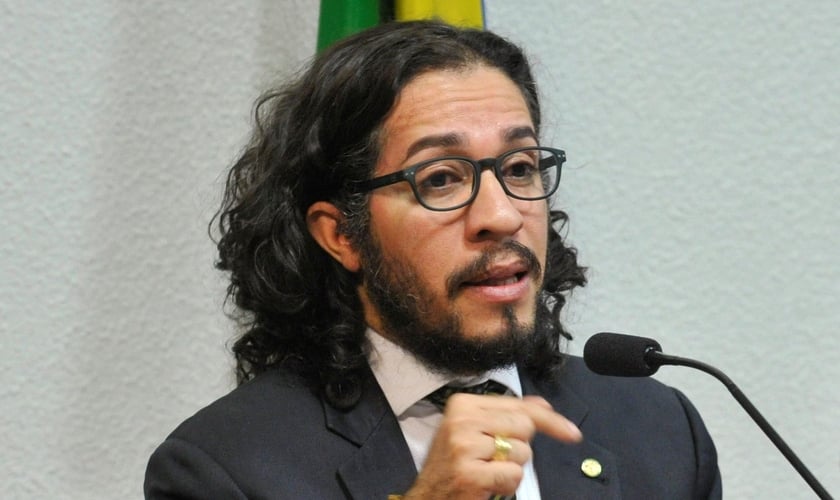 Jean Wyllys é apoiador do ensino do islamismo nas escolas públicas, mas agora lança projeto "Escola Sem Religião". (Foto: Wikipédia)