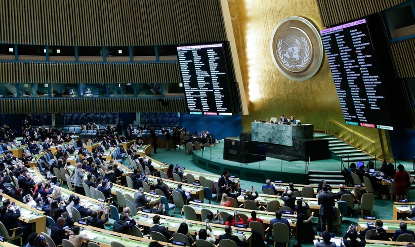 ONU expõe em painel, resultado da votação sobre a declaração oficial que rejeita o reconhecimento de Jerusalém como capital oficial de Israel. (Foto: AFP)