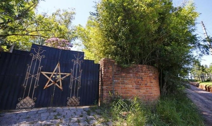 Casa ou "templo" onde foram realizados os sacrifícios com esquartejamento fica localizada a 30 quilômetros da região metropolitana de Porto Alegre. (Foto: Félix Zucco / Agencia RBS)