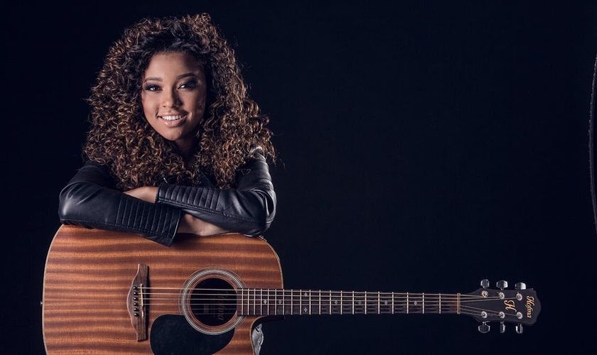 Gabriela Gomes lança lyric video da música "Porto Seguro"; assista