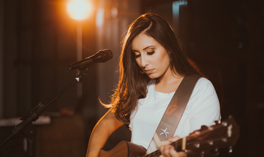 A primeira live session de Thaiane Seghetto atingiu mais de 20 milhões de visualizações. (Foto: Divulgação).