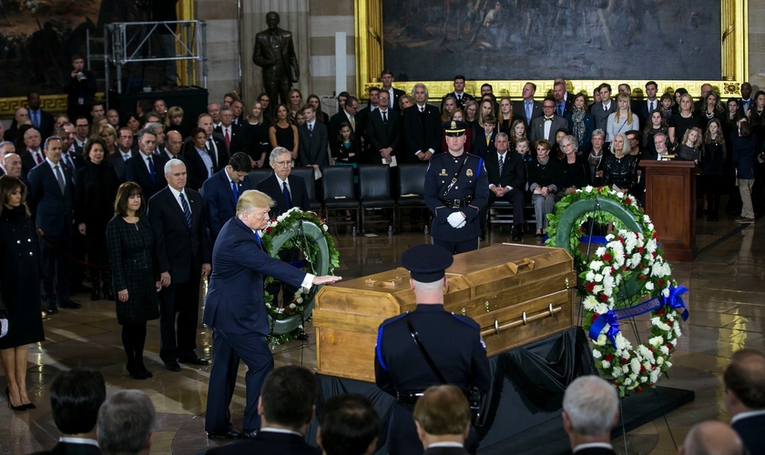 O presidente americano Donald Trump homenageou o evangelista. (Foto: Al Drago/The New York Times)