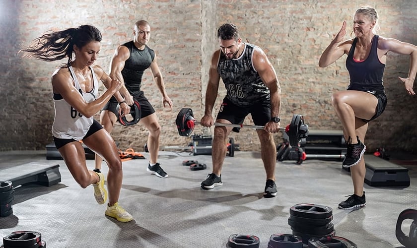 O HIIT é um treino feito em menor duração, mas de forma intensa e intervalada. (Foto: Reprodução)