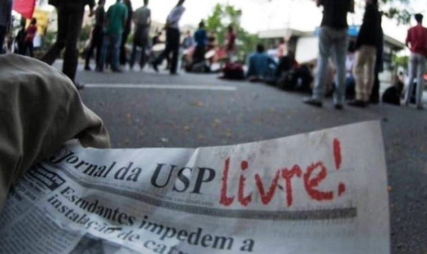 Alunos da USP participam de protesto