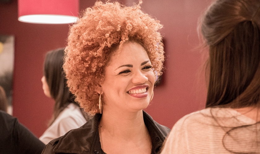 Dona Kelly, do Ao Cubo, na pré-estreia do filme “Paulo, Apóstolo de Cristo”. (Foto: Marcos Paulo Corrêa/Guiame)