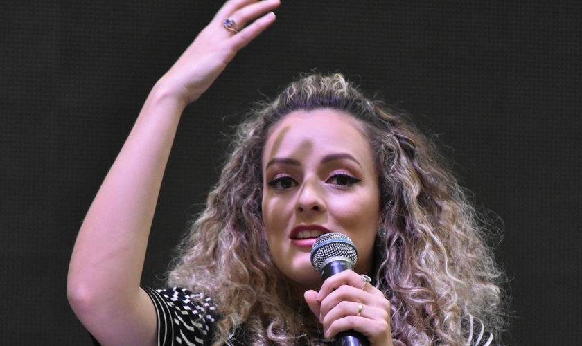 Gabi Sampaio ressaltou a importância do ser humano deixar Deus trabalhar seu coração e não se fechar para Ele. (Foto: Divulgação)