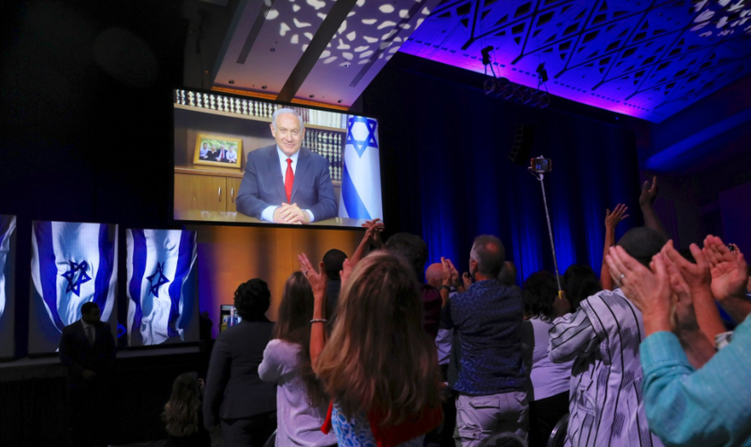 Benjamin Netanyahu em discurso televisionado na conferência Cristãos Unidos por Israel, em Washington. (Foto: Twitter)
