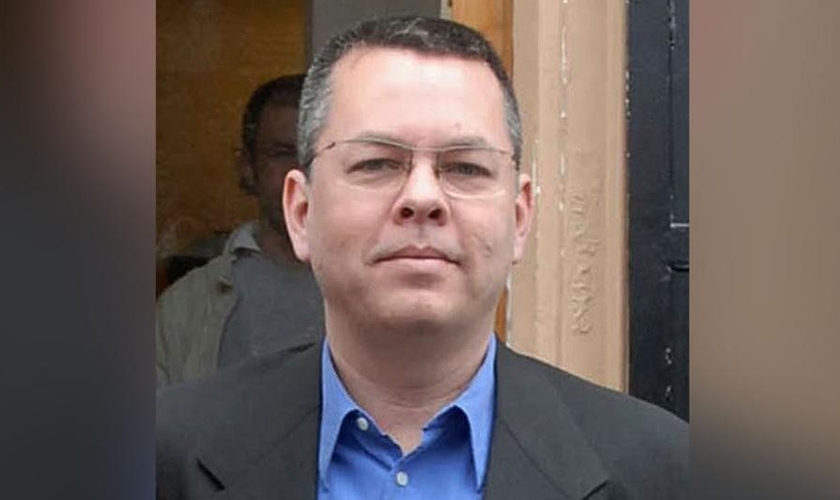 Pastor Andrew Brunson pode ser condenado a 15 anos de prisão na Turquia, mas a concessão de sua prisão domiciliar reacendeu a esperança de um julgamento mais justo. (Foto: CBN News)