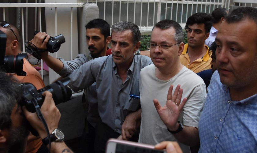 Pastor Andrew Brunson participou de uma audiência em um tribunal turco, no dia 18 de julho. (Foto: Reuters)