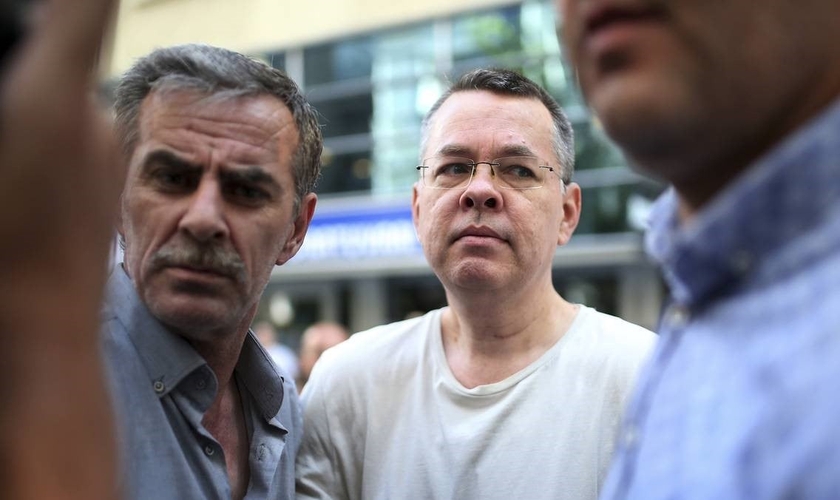 Pastor Andrew Brunson está preso há quase dois anos, sob falsas acusações de "terrorismo" contra o governo turco. (Foto: Associated Press)