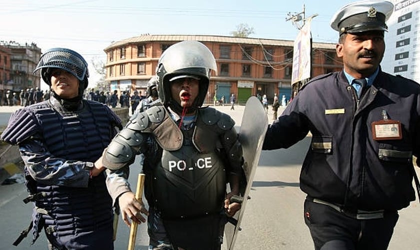 Imagem representativa. Como punição, o policial Dilip Bhadur será impedido de ser promovido pelos superiores por cinco anos. (Foto: Reprodução).