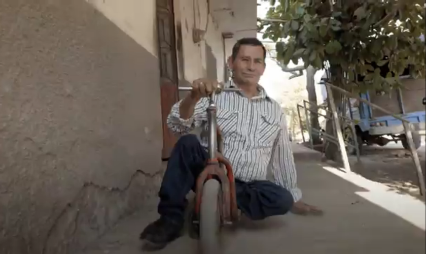 Ao longo dos anos, o número de cristãos da aldeia do pastor Jose Benitez foram crescendo por conta de seus esforços em falar de Jesus. (Foto: Reprodução)