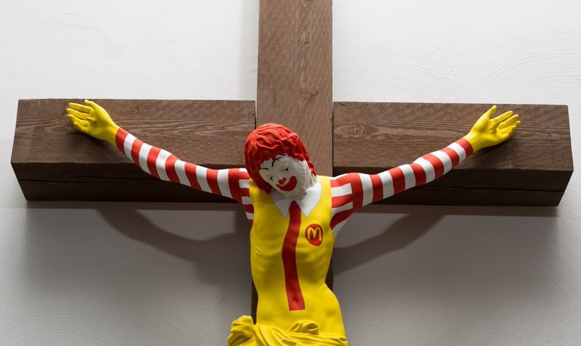 “McJesus”, criado pelo artista finlandês Jani Leinon, em exposição no Museu de Arte de Haifa. (Foto: Vilhelm Sjöström)