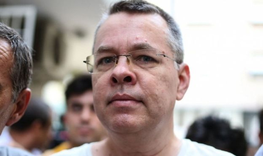 Andrew Brunson é um pastor norte-americano, que permaneceu cerca de 2 anos meio preso na Turquia, acusado injustamente de "terrorismo". (Foto: BBC)