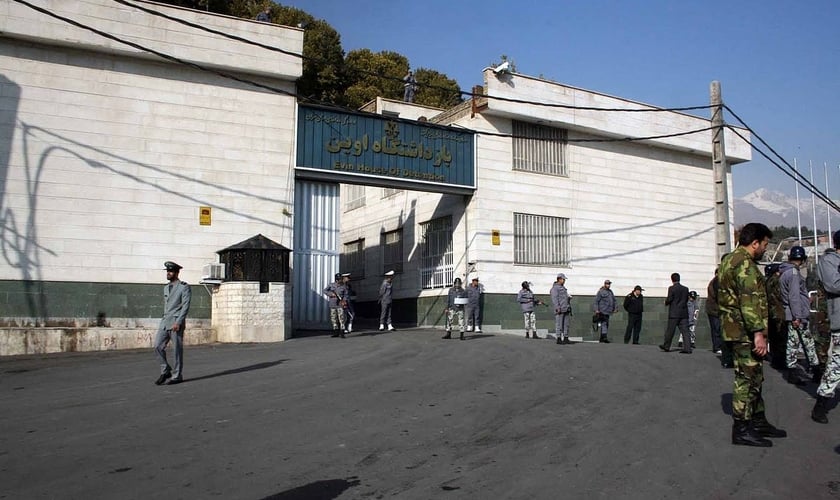 Prisão de Evin, a noroeste do Teerã, no Irã. (Foto: Wikimedia Commons)