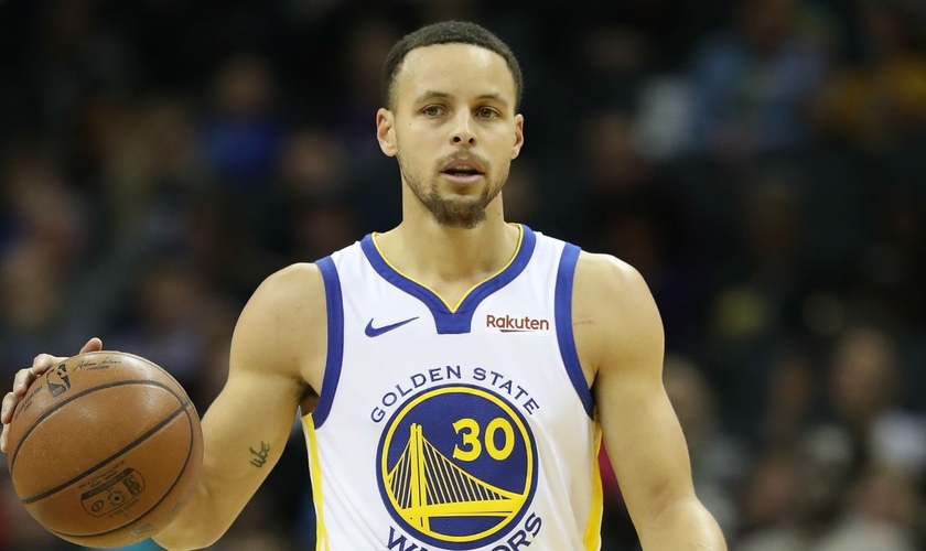 Stephen Curry é o armador do Golden State Warrios e considerado atualmente, um dos jogadores mais influentes da NBA. (Foto: Fox Sports)