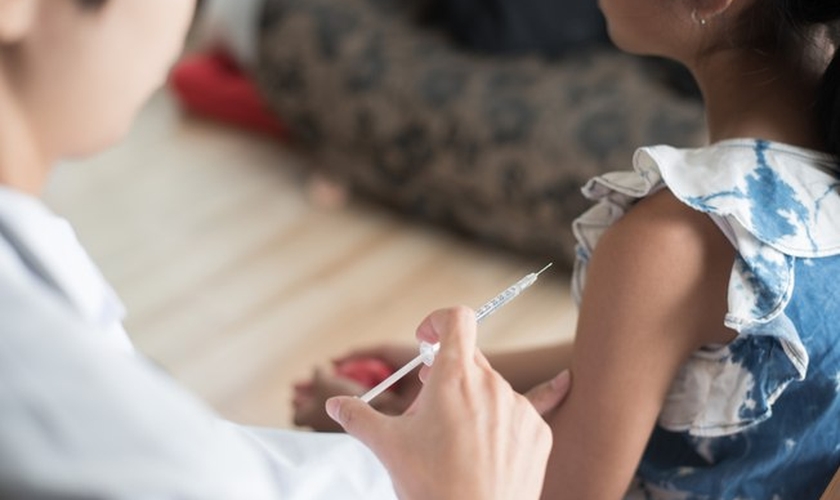 Bloqueadores de puberdade continuam sendo prescritos para crianças, apesar de suas contraindicações. (Foto: Shutterstock)