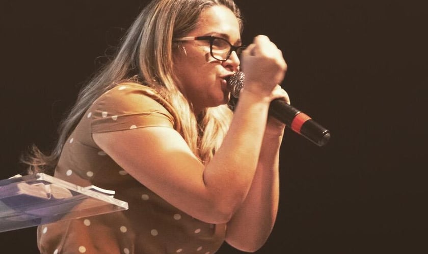 Paula Pereira é pastora e cantora. (Foto: Divulgação)