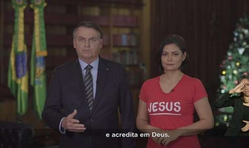 Jair e Michelle Bolsonaro em pronunciamento oficial de Natal. (Foto: Reprodução)