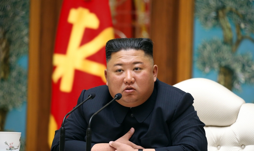 O líder norte-coreano Kim Jong-un, na última vez que foi visto em público, 11 de abril 2020, na reunião do Bureau Político do Partido dos Trabalhadores da Coreia. (Foto: Reuters)