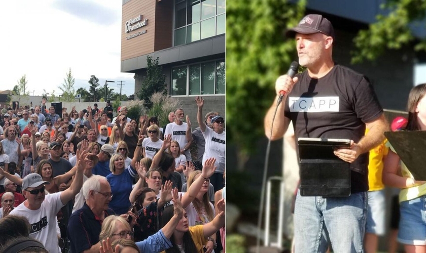 Pastor Ken Peters (direita) prega durante culto realizado ao lado de prédio da Planned Parenthood, em Spokane, Washington, EUA. (Foto: Christine Stickelmeyer/TCAPP)