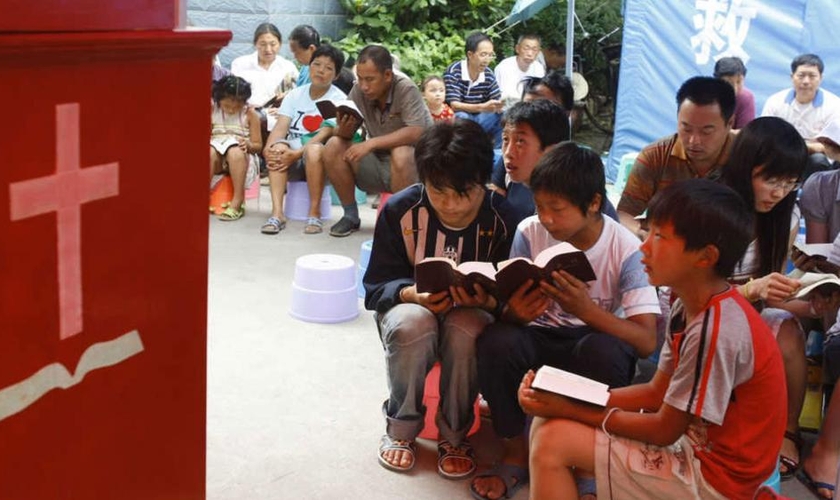 Igrejas da China estão sendo proibidas de produzir material para estudos bíblicos e suas produções de artigos e revistas estão sendo confiscadas ou destruídas. (Foto: CBN News)