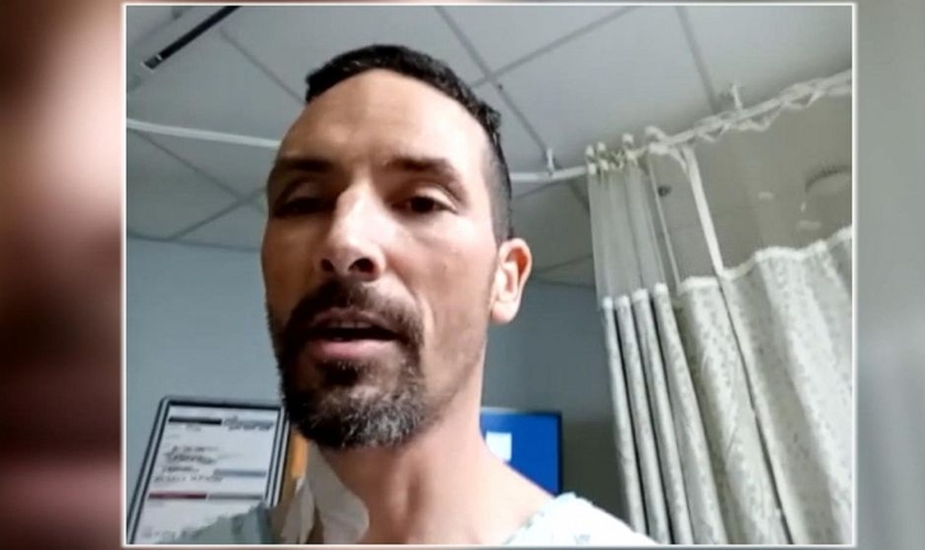 Michael Knapinski tem 45 anos e foi resgatado quase sem vida após se perder à noite na neve, no Monte Rainier. (Foto: ABC News)