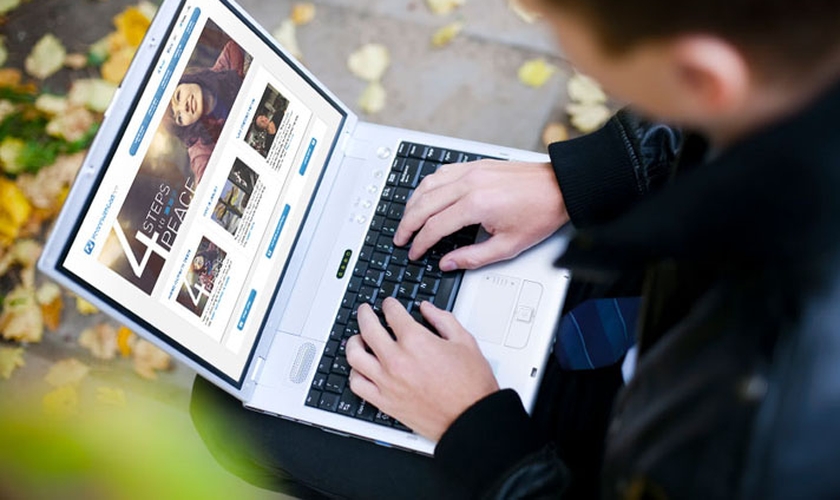Site da Associação Evangelística Billy Graham dispõe de programas de discipulado online. (Imamgem: