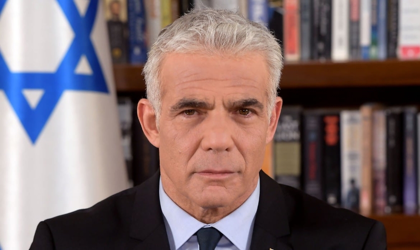 Yair Lapid é o primeiro-ministro interino de Israel. (Foto: Prime Minister of Israel/Twitter)