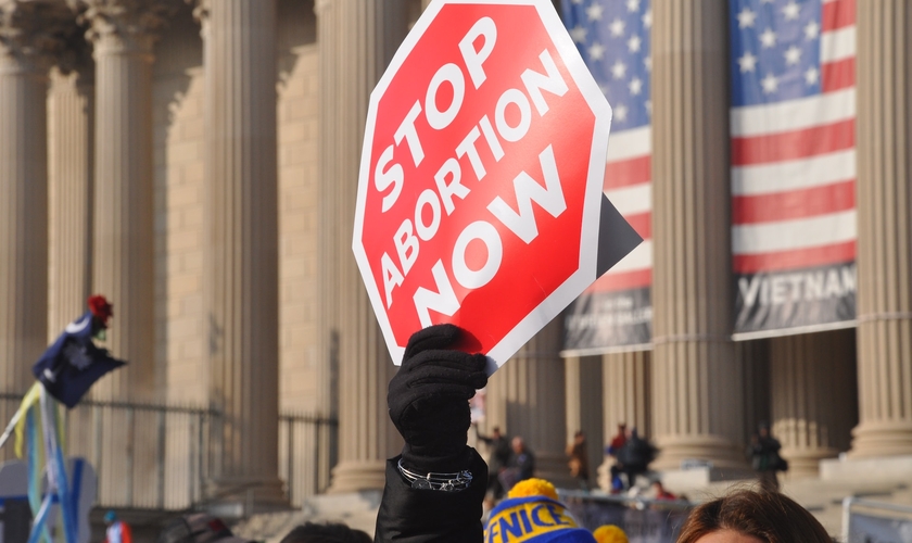 Manifestação pró-vida nos EUA. (Foto: Reprodução/Unsplash/Maria Oswalt)