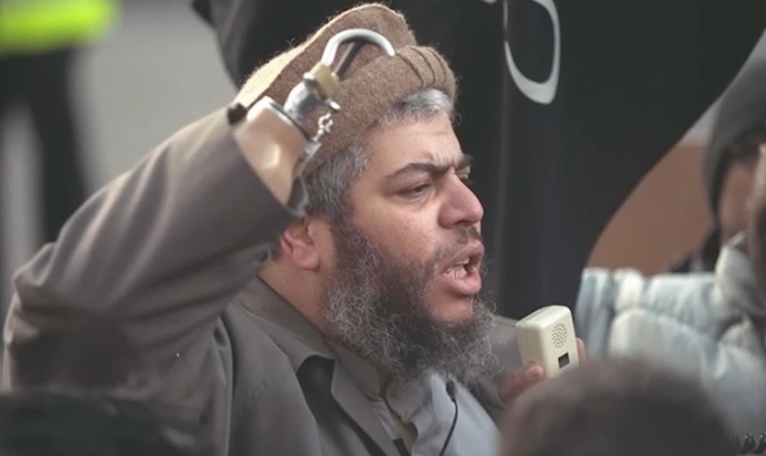 Abu Hamza. (Captura de tela/YouTube/The Telegraph)