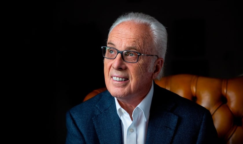 O pastor John MacArthur morreu na Califórnia, aos 86 anos. (Foto: Grace Community Church/Facebook)