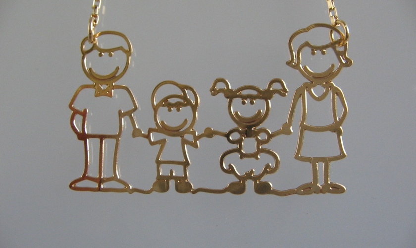 família