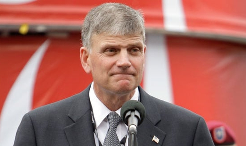 Franklin Graham é filho do grande evangelista Billy Graham e Presidente da 'Bolsa do Samaritano' e da Associação Evangelística Billy Graham.